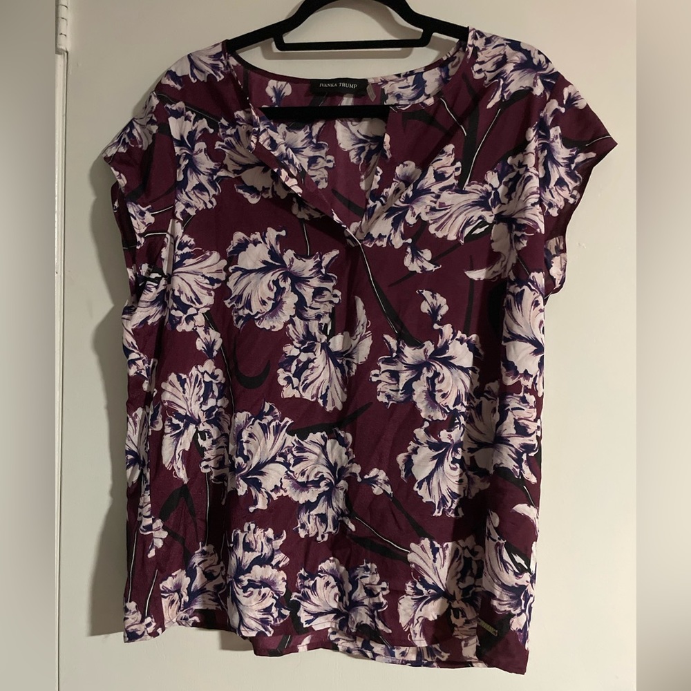 Ivanka Trump Women’s Purple Floral Blouse Crew Neck Size XL